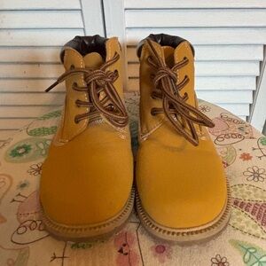 Tan Ankle-High Nubuck Boots with Padded Collar